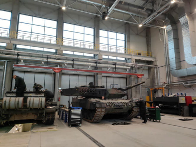 Otwarcie hali remontowej w 18. Łomżyńskim Pułku Logistycznym