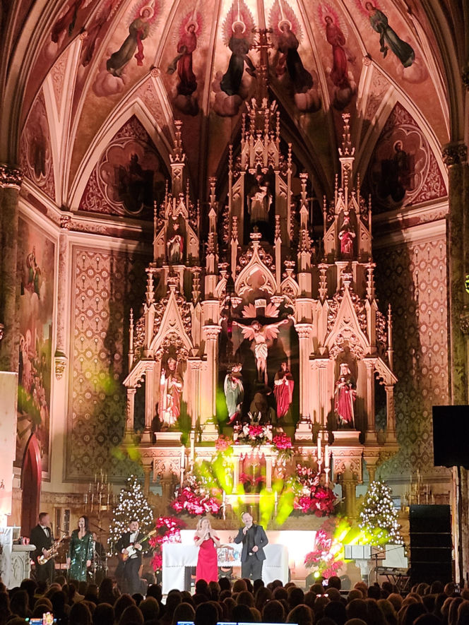 Wielkie Kolędowanie z gwiazdami na Greenpoincie