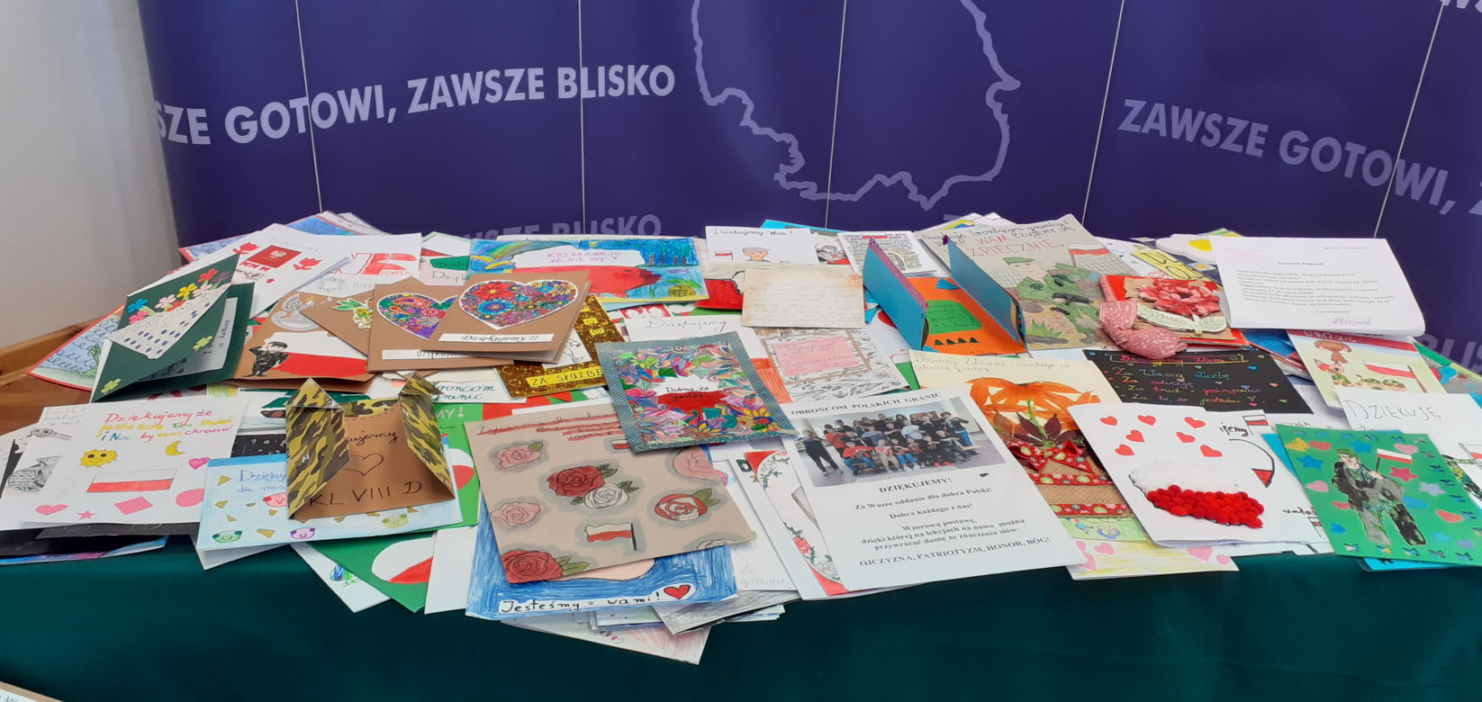 Kartki dla obrońców granic wyruszyły [GALERIA]