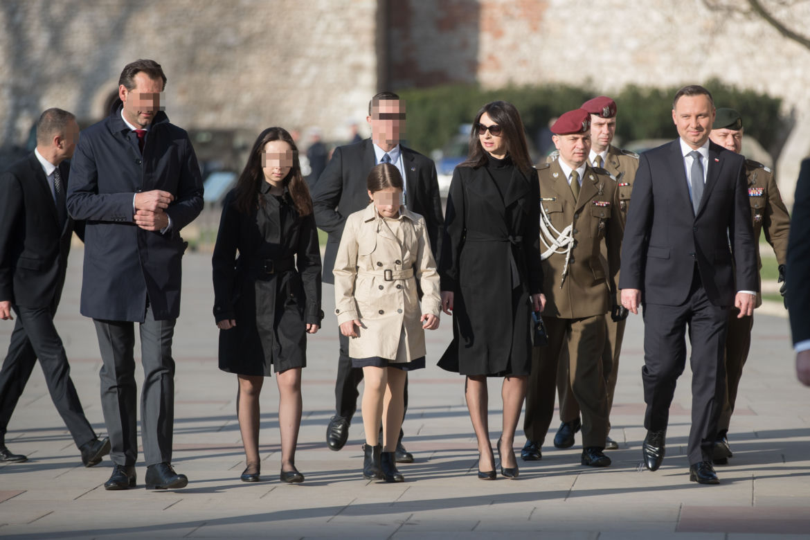 Marta Kaczyńska w ciąży na rocznicy smoleńskiej z ukochanym
