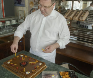 Wójcik zdobi mazurka 