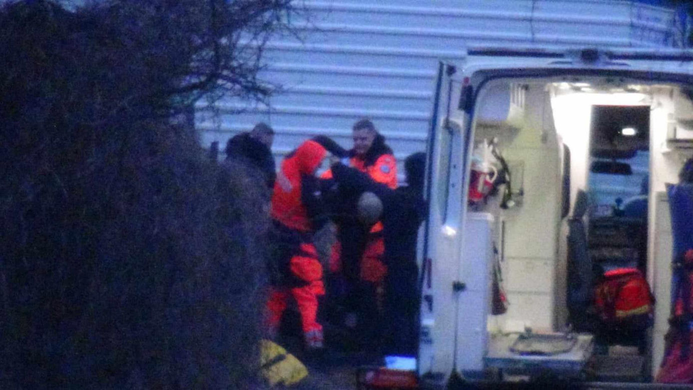 Pościg i strzelanina w Warszawie. Złodziej staranował dwa radiowozy i potrącił policjanta