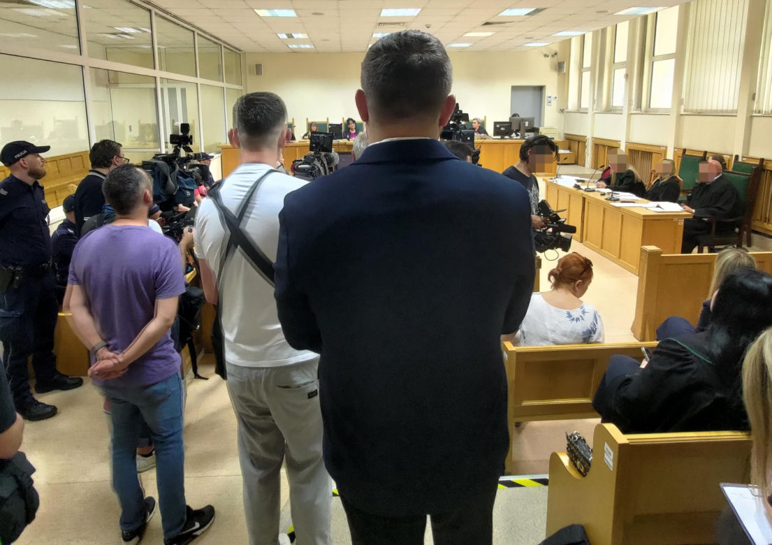 Kamilek z Częstochowy dwa lata temu został zabity w okrutny sposób przez matkę i ojczyma. Oprawcy stanęli dziś przed sądem
