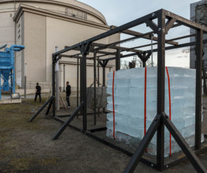 „Maszyna Czasu” przed Muzeum Współczesnym we Wrocławiu