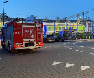 Młody mężczyzna wtargnął na tory, 21-latek nie żyje. Pociągi opóźnione nawet godzinę