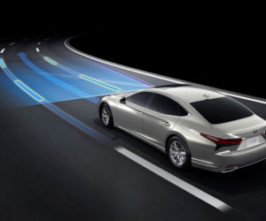 (2021) Lexus LS po liftingu