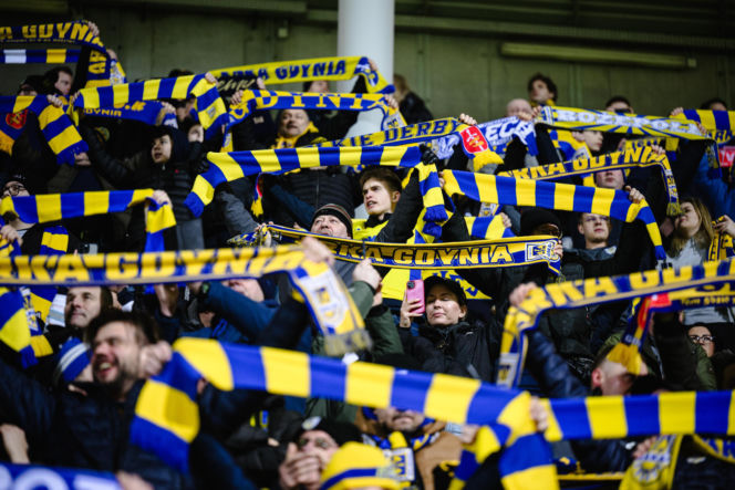 Arka Gdynia - Lechia Gdańsk: Zdjęcia kibiców z derbów Trójmiasta w ramach 23. kolejki PKO BP Ekstraklasy