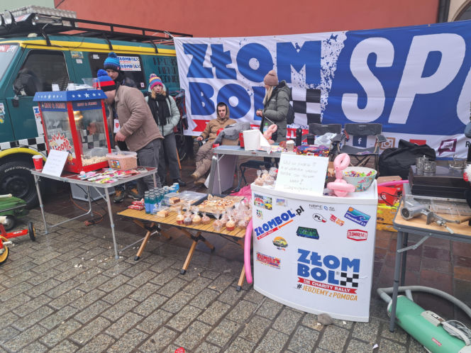 34. finał WOŚP w Krakowie. Legendarne pojazdy ZŁOMBOL na Małym Rynku
