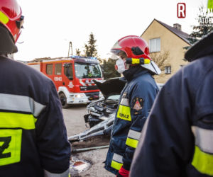 Wypadek w Nowej Wsi Ełckiej. Auto staranowało prywatną posesję