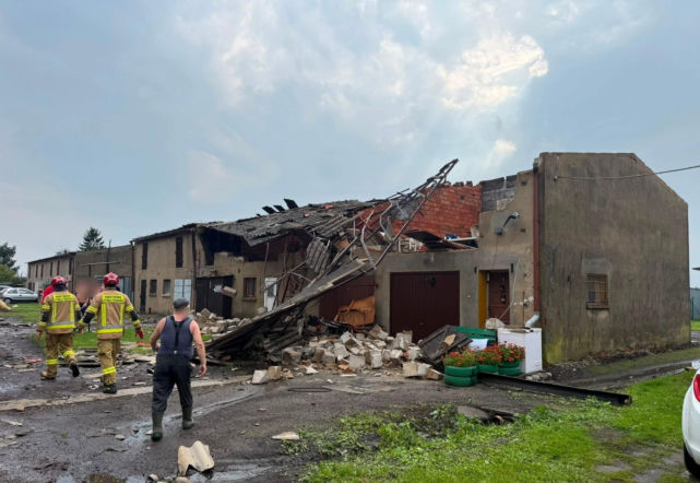Nawałnice pustoszą Wielkopolskę. Zerwane dachy, powalone drzewa