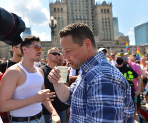 Rafał Trzaskowski na Paradzie Równości