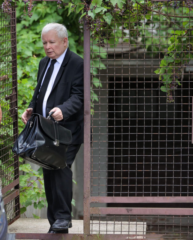 Smutny widok domu Kaczyńskiego. Willa na Żoliborzu się sypie