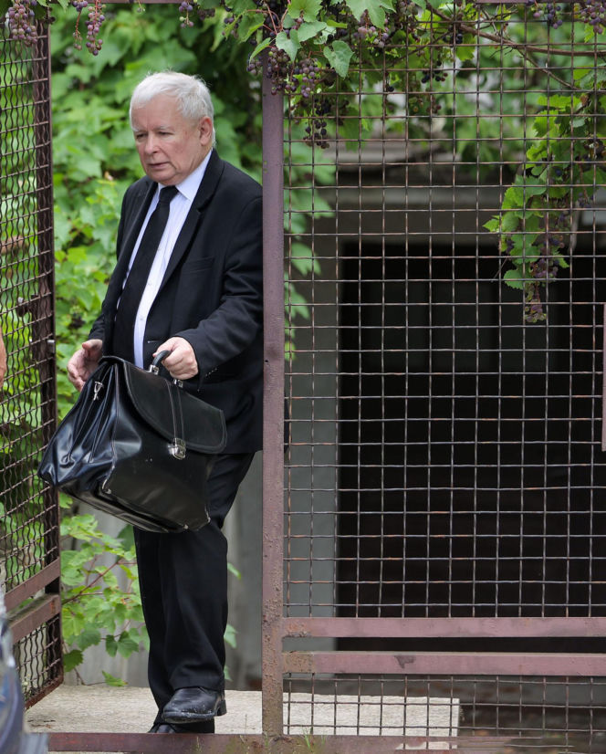 Smutny widok domu Kaczyńskiego. Willa na Żoliborzu się sypie