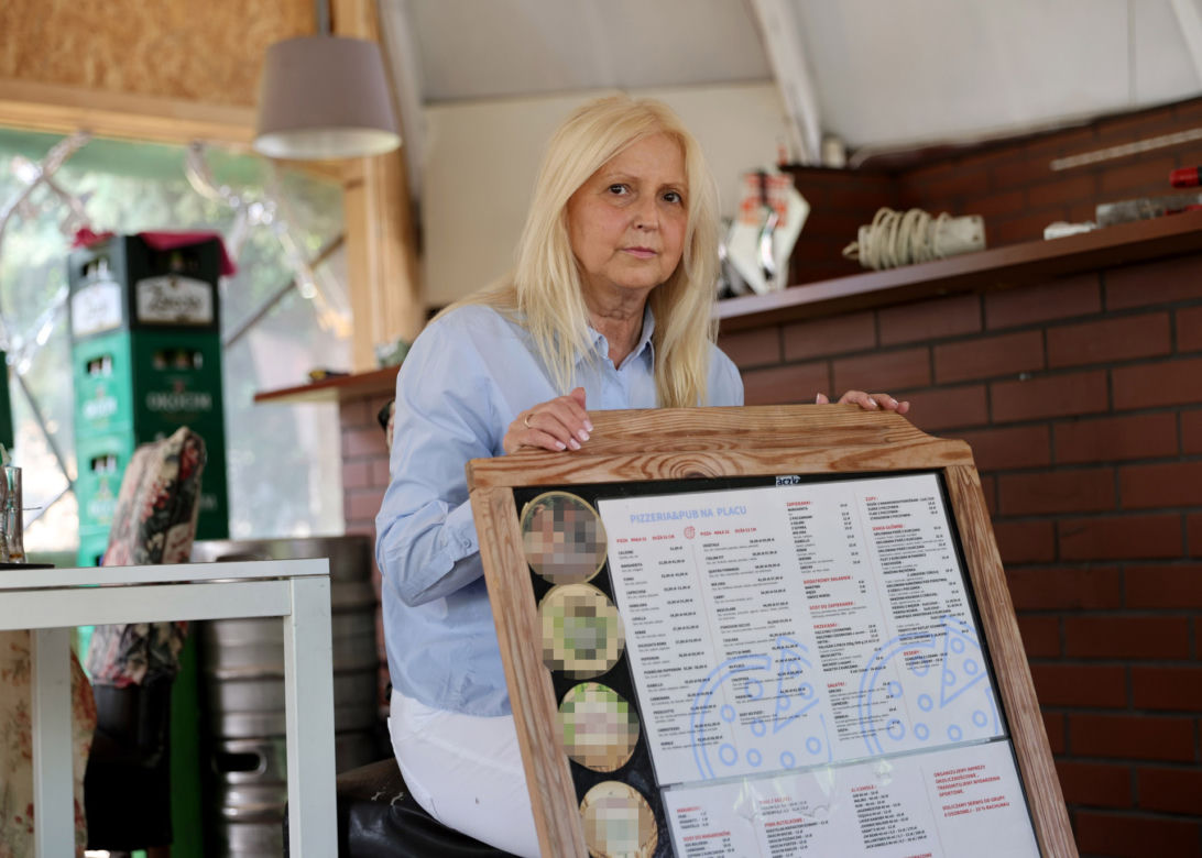 Kultowa pizzeria znika z pl. Narutowicza. Słynny "grzyb" poszedł do rozbiórki