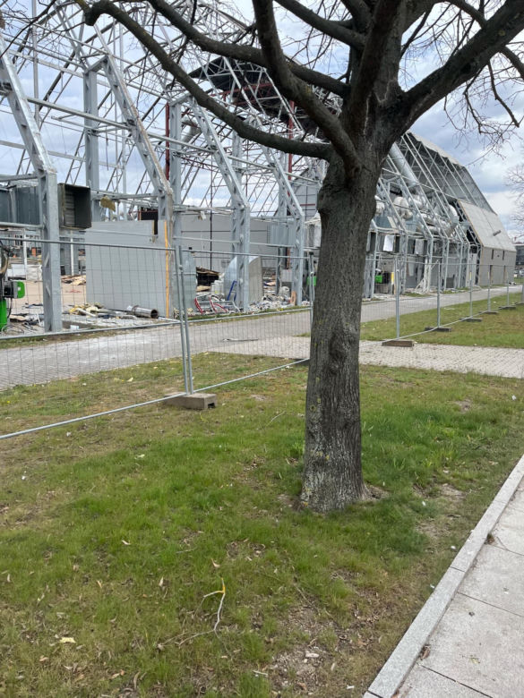 Rozbiórka hali Opery na Zamku