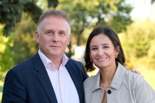 M jak miłość, odcinek 1905. Artur Rogowski (Robert Moskwa), Agnes (Amanda Mincewicz)