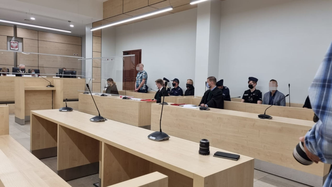 Próbował zabić ojca dla pieniędzy. Inną zbrodnię opisał w książce. Bartłomiej S. stanął przed sądem