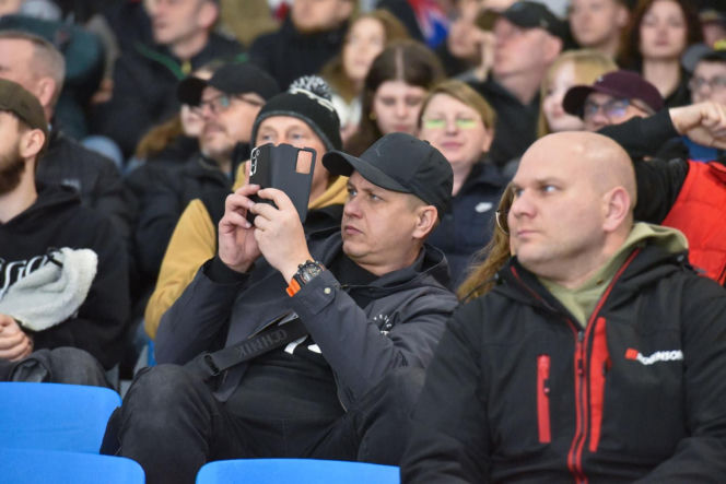 KH Energa Toruń - Unia Oświęcim 4:1, zdjęcia kibiców i zawodników z meczu nr 6