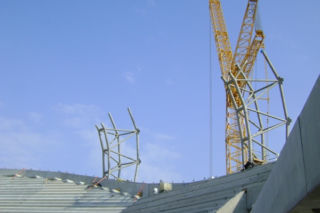 Stadion w Gdańsku: trwa montaż wręgów 