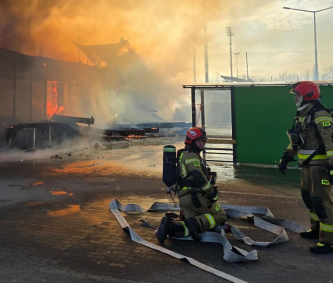 Spłonęła Biedronka w Polkowicach
