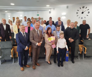 Podczas lipcowej sesji rady miasta władze Siedlec i radni złożyli oficjalne gratulacje 10-letniemu Kubie Lewczukowi – młodemu i bardzo utalentowanemu szachiście, tegorocznemu Mistrzowi Polski w szachach klasycznych, pochodzącemu z Siedlec.