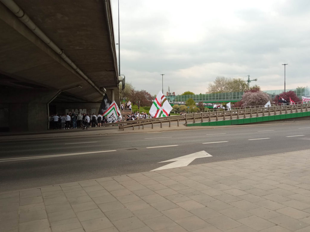 Przemarsz kibiców Legii Warszawa na PGE Narodowy