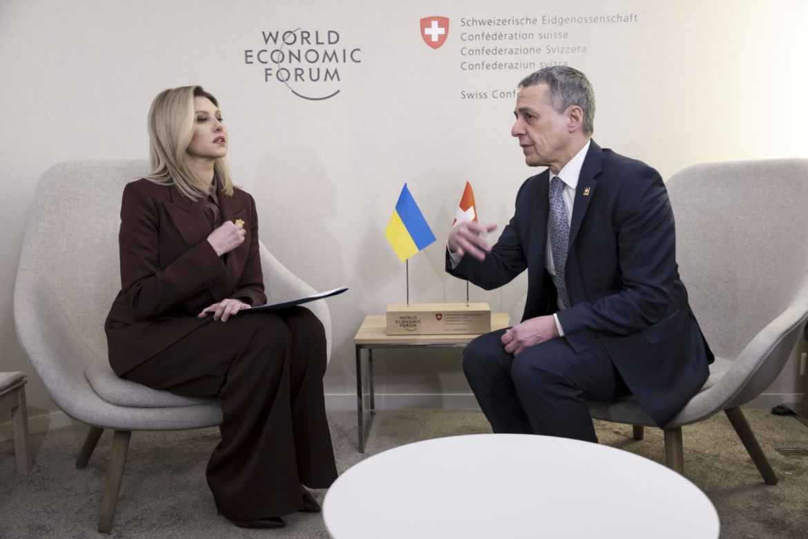 Jolanta Kwaśniewska vs. Ołena Zełenska. Ekspert ocenia
