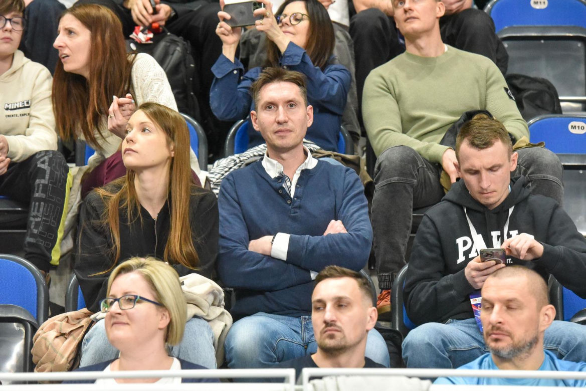 Halowe mistrzostwa Polski w Kujawsko-Pomorskiej Arenie Toruń. Zdjęcia kibiców i zawodników