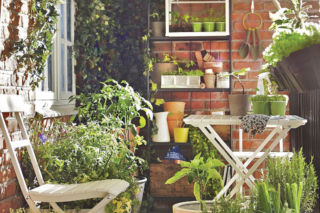 Balkon i taras inspiracje na klimatyczne miejsce biesiadowania