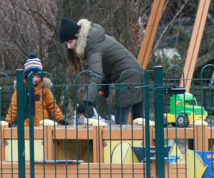 Marta Kaczyńska z synkiem na spacerze
