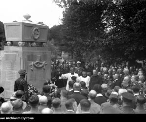 Dzień Wszystkich Świętych w Krakowie w latach 1925-1935
