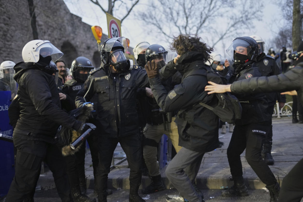 Turcja. Dziesiątki tysięcy demonstrantów ponownie na ulicach Stambułu