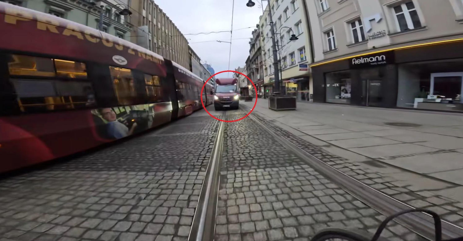 Kierowca jechał wprost na rowerzystę