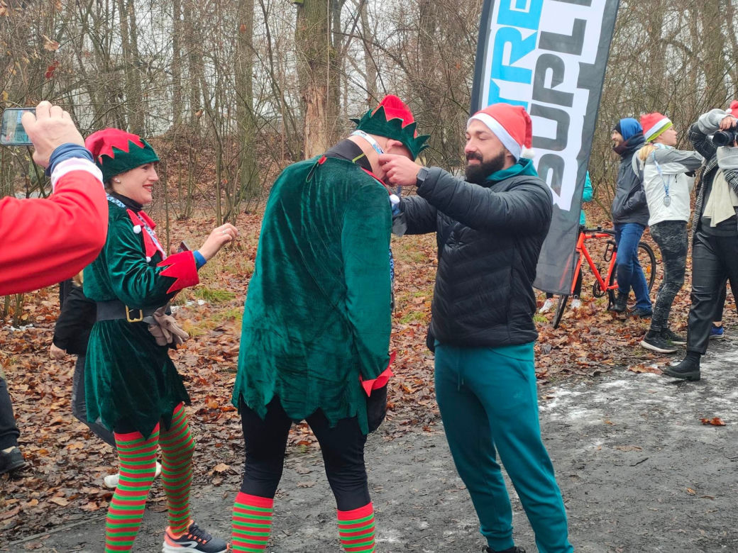 Przedświąteczne zawody sportowe. Łodzianie biegają i pomagają