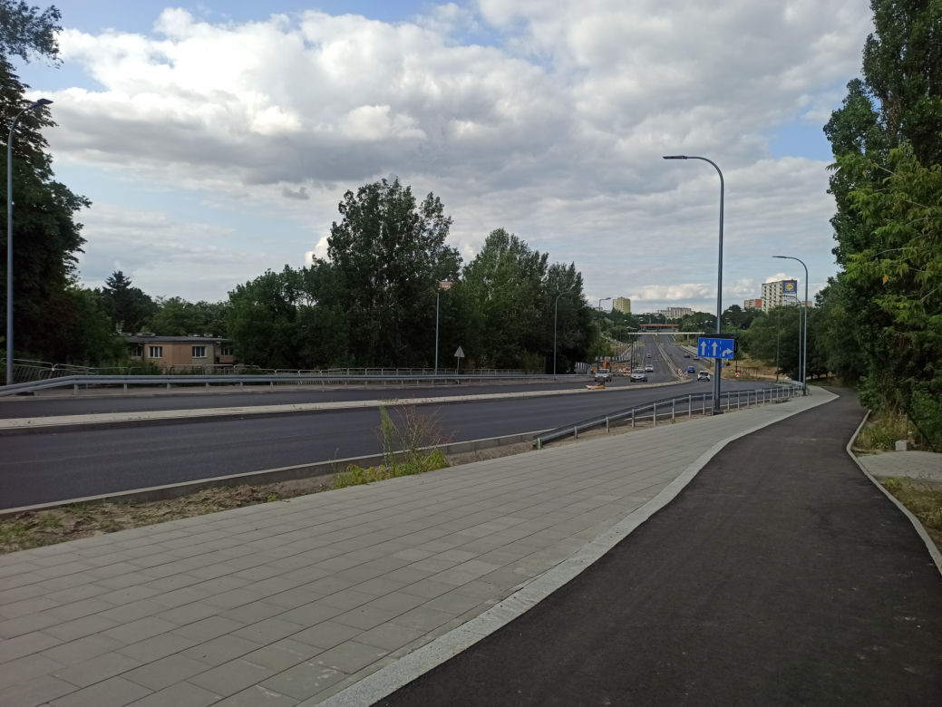 Rowerzyści z nowej ścieżki trafią... na schody