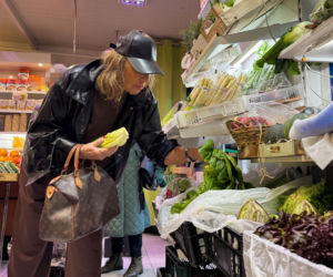 Agnieszka Fitkau-Perepeczko  na bazarku