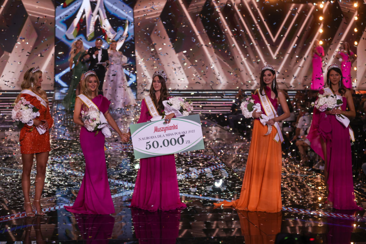 Aleksandra Klepaczka, Sylwia Stasińska, Patrycja Krzywoń, Natalia Konofalska i Aleksandra Gronowska