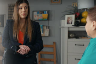 Barwy szczęścia odc. 3382. Lucyna (Grażyna Zielińska), Agata (Natalia Zambrzycka)
