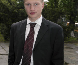 Od nastolatka z Na Wspólnej do eleganckiego mężczyzny. Tak zmieniał się Jakub Wesołowski