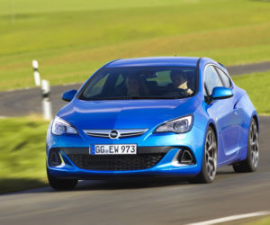 Opel Astra OPC 2012