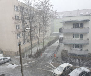 Atak zimy w Toruniu! Utrudnienia dla kierowców 