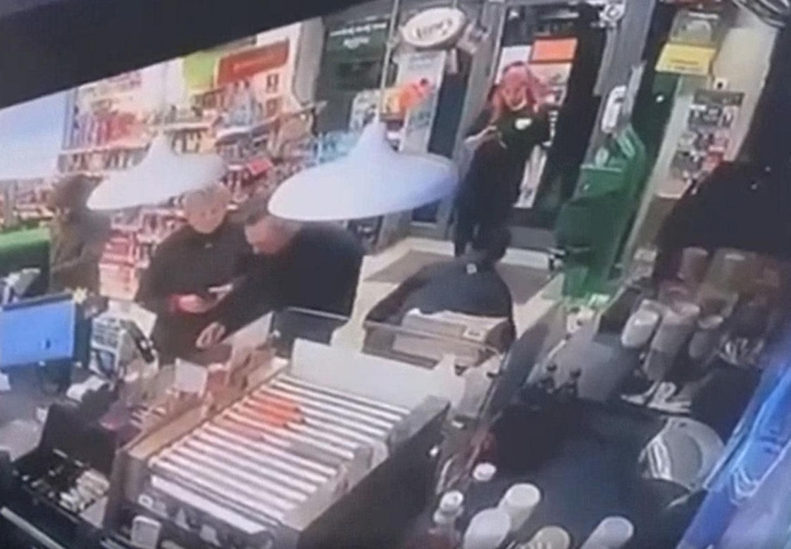 Chciał okraść sklep. 20-letnia Ola powaliła go na ziemię! Wszystko się nagrało [WIDEO]