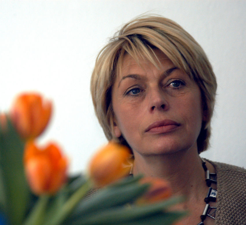 Barbara Nowacka. Kiedy bardzo tęsknię chcę zadzwonić do mamy.