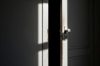 Horror w Będzinie. Jak wnuk mógł latami terroryzować babcię?