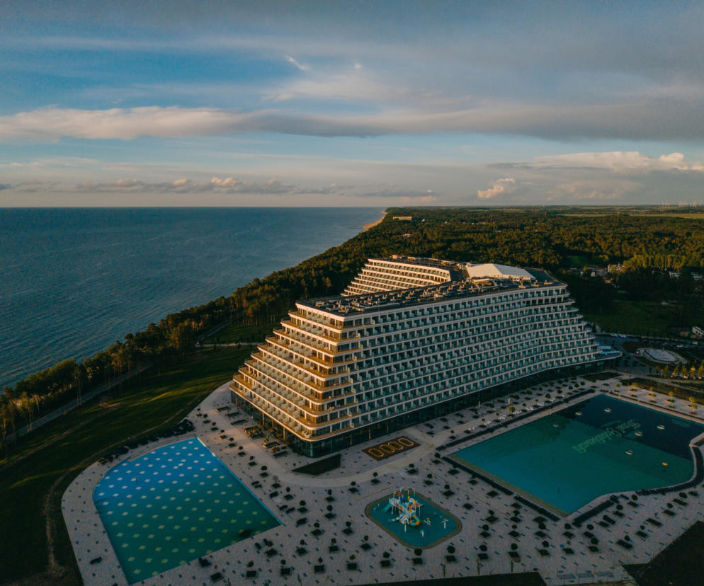 Pracownicy hotelu Gołębiewski mieszkają w dawnych koszarach. Obiekt oferuje im niezwykłe kwatery