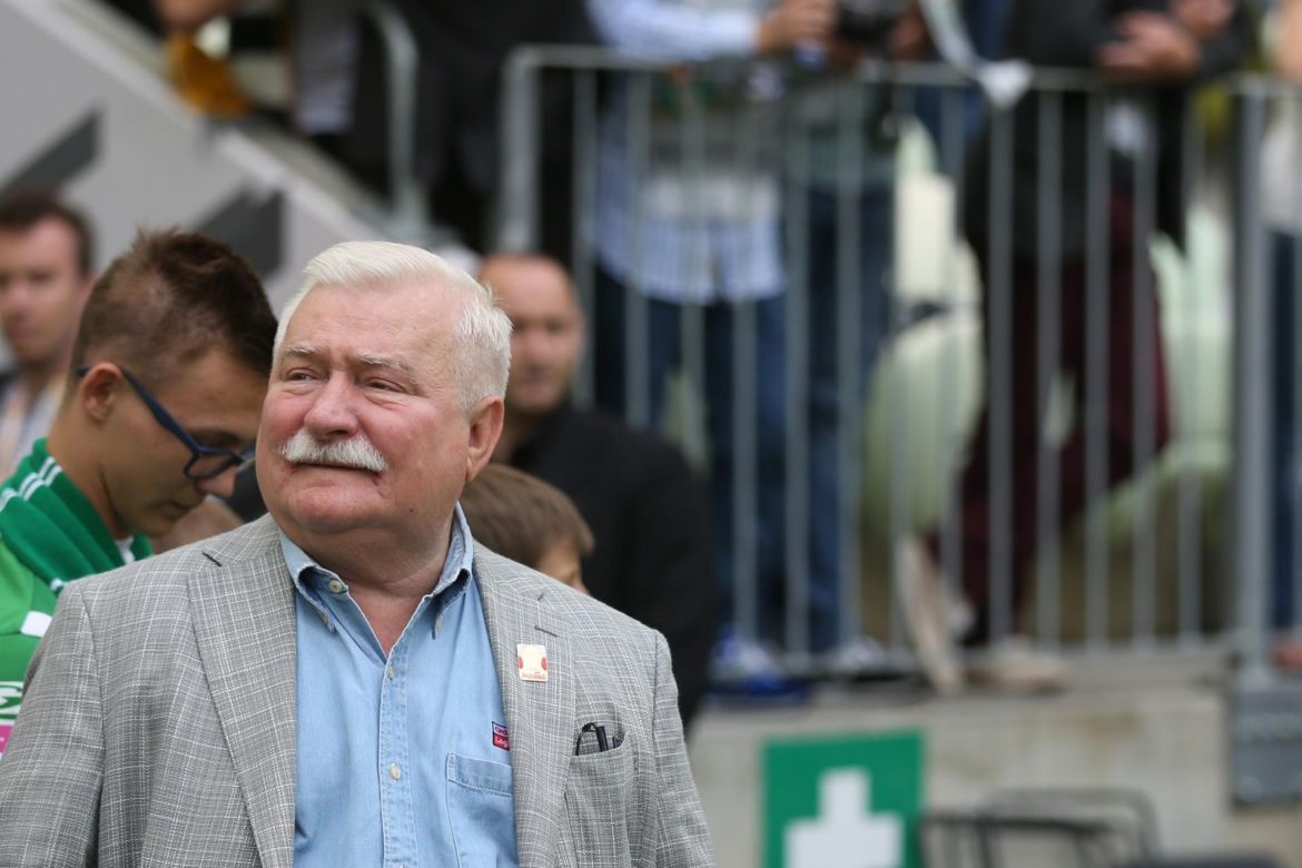 Politycy fani Lechii Gdańsk: Tusk, Wałęsa, Nawrocki, Kurski
