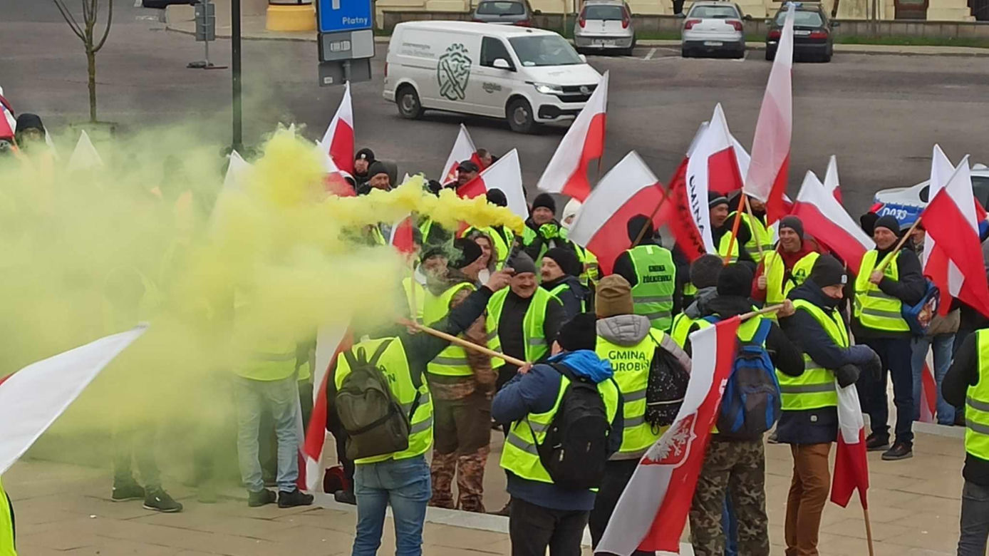 Rolnicy w Lublinie rozpoczęli przemarsz. Mamy zdjęcia!