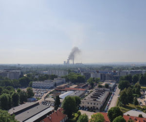 Kłęby gęstego dymu nad Krakowem. Co się pali?
