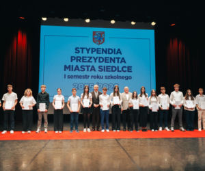 Najzdolniejsi uczniowie odebrali stypendia Prezydenta Miasta Siedlce