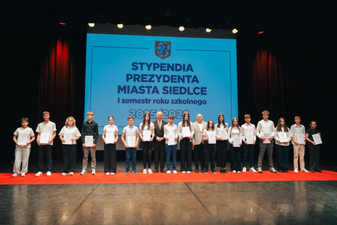 Najzdolniejsi uczniowie odebrali stypendia Prezydenta Miasta Siedlce